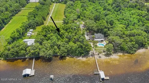 233 E River Road East Palatka FL 32131