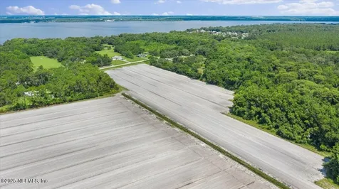 233 E River Road East Palatka FL 32131
