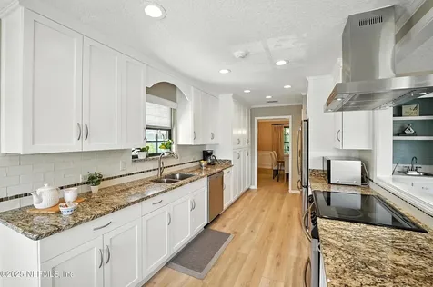 5029 Glade Hill Street Jacksonville FL 32207