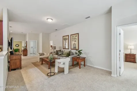 9050 Honeybee Lane Jacksonville FL 32256