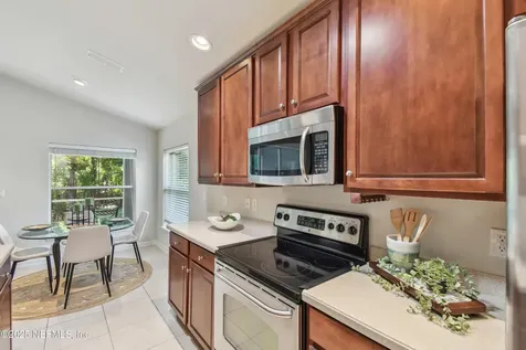 9050 Honeybee Lane Jacksonville FL 32256
