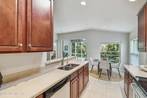 9050 Honeybee Lane Jacksonville FL 32256