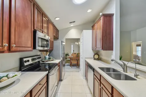 9050 Honeybee Lane Jacksonville FL 32256