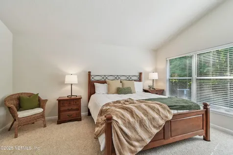 9050 Honeybee Lane Jacksonville FL 32256