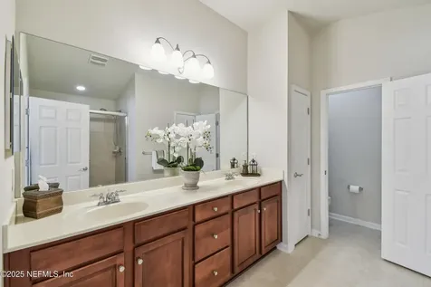 9050 Honeybee Lane Jacksonville FL 32256