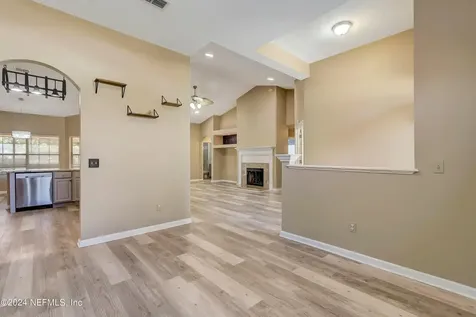 5628 Crest Creek Drive Jacksonville FL 32258