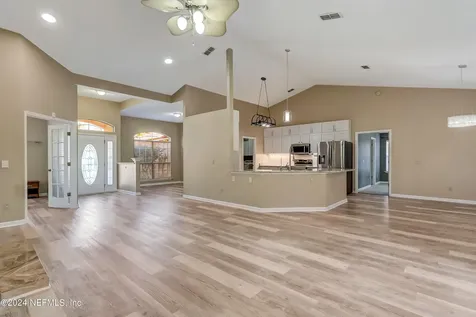 5628 Crest Creek Drive Jacksonville FL 32258