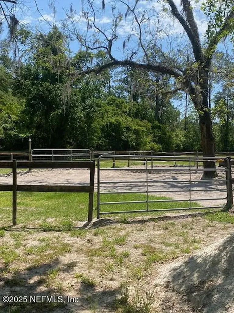 2794 Parmenter Road Bryceville FL 32009