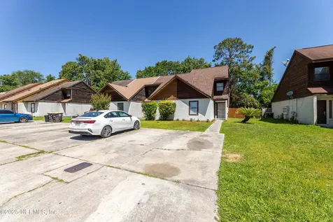 7625 Melissa Court N Jacksonville FL 32210