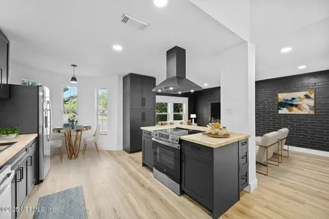 6063 Delmar Place Jacksonville FL 32205