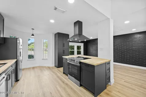 6063 Delmar Place Jacksonville FL 32205
