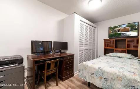 7826 Fawn Brook Circle W Jacksonville FL 32256