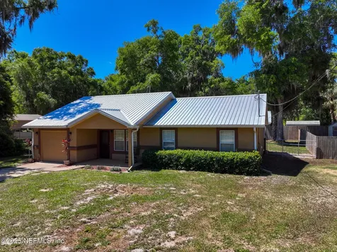 123 Oakwood Road Satsuma FL 32189