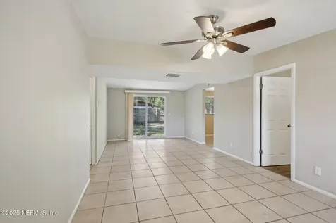 7705 Lauderdale Drive N Jacksonville FL 32277