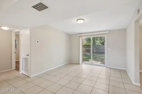 7705 Lauderdale Drive N Jacksonville FL 32277