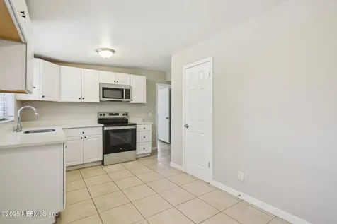 7705 Lauderdale Drive N Jacksonville FL 32277