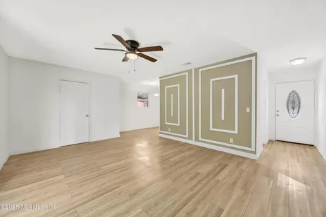 5736 Kinlock Court Jacksonville FL 32219