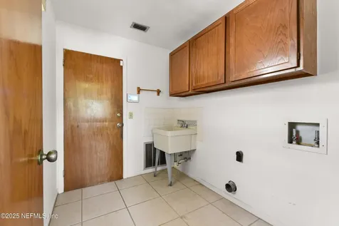 3383 Pickwick Drive S Jacksonville FL 32257