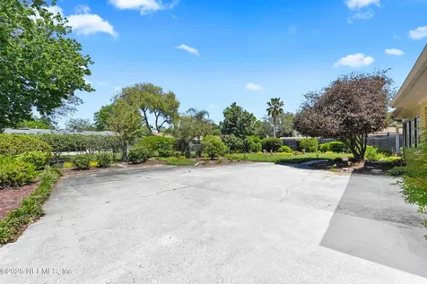 3383 Pickwick Drive S Jacksonville FL 32257