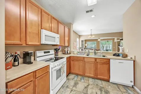8064 Tuxford Lane Jacksonville FL 32244