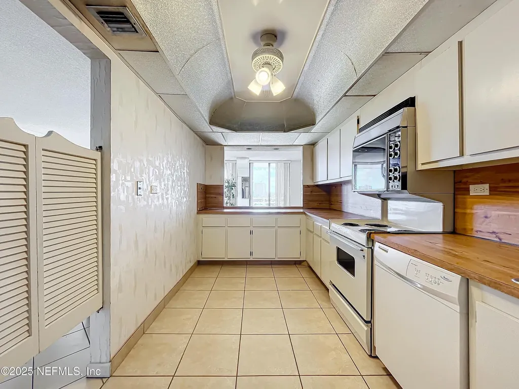 20225 NE 34th Court Miami FL 33810
