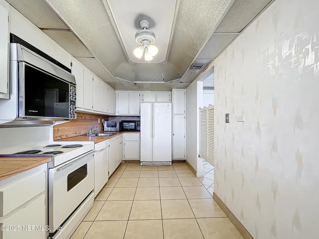 20225 NE 34th Court Miami FL 33810