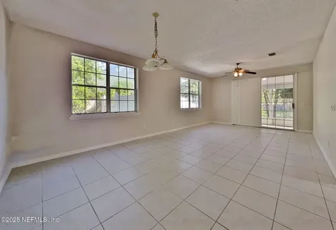 10257 Triple Crown Avenue Jacksonville FL 32257