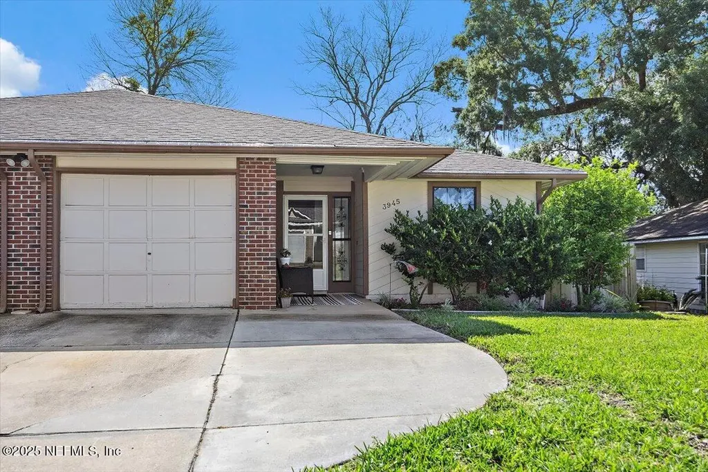 3945 Hollows Drive Jacksonville FL 32225