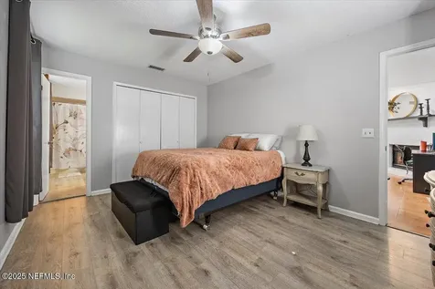 3945 Hollows Drive Jacksonville FL 32225