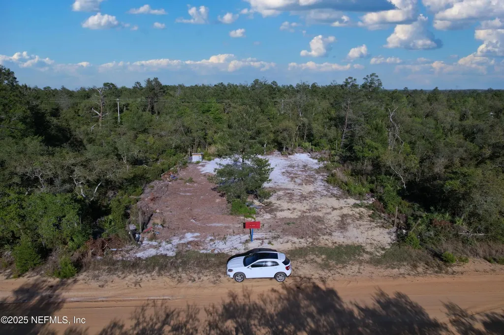 212 Neilsen Avenue Interlachen FL 32148
