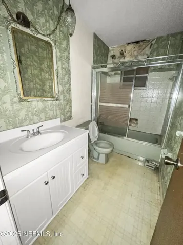 118 SW Lancaster Avenue Port St. Lucie FL 34984
