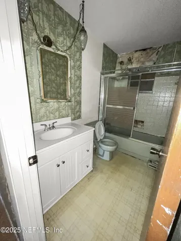 118 SW Lancaster Avenue Port St. Lucie FL 34984