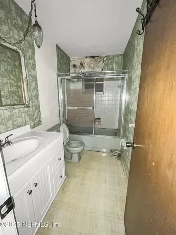 118 SW Lancaster Avenue Port St. Lucie FL 34984