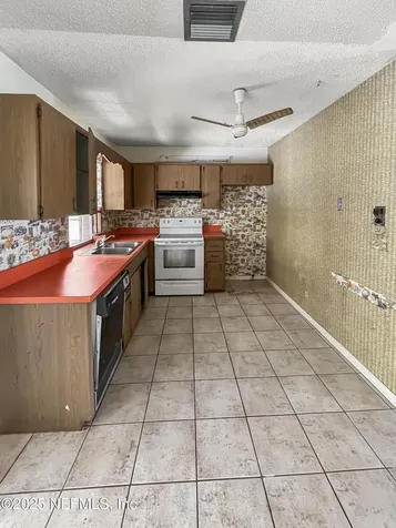 118 SW Lancaster Avenue Port St. Lucie FL 34984