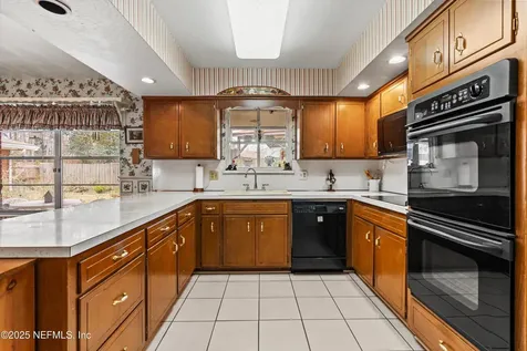 1207 Jamaica Court Jacksonville FL 32216