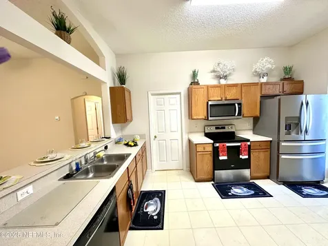 7929 Steamboat Springs Drive Jacksonville FL 32210