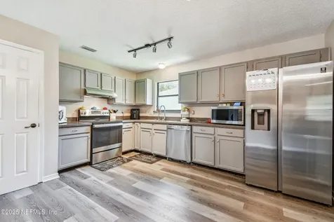 8362 Three Creeks Jacksonville FL 32220