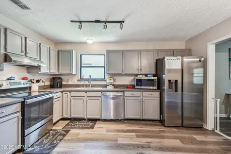 8362 Three Creeks Jacksonville FL 32220