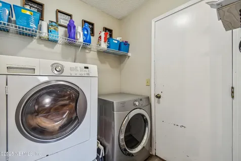 8362 Three Creeks Jacksonville FL 32220