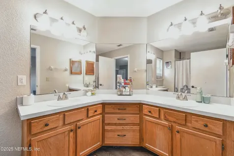 8362 Three Creeks Jacksonville FL 32220