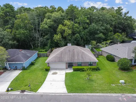 8362 Three Creeks Jacksonville FL 32220