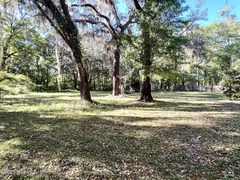 510 W Hillsborough Avenue Florahome FL 32140