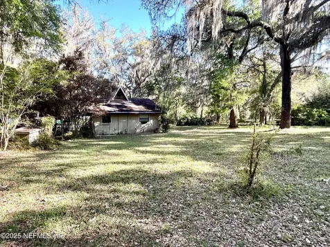 510 W Hillsborough Avenue Florahome FL 32140
