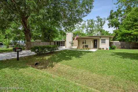 8435 Brackridge Boulevard S Jacksonville FL 32216