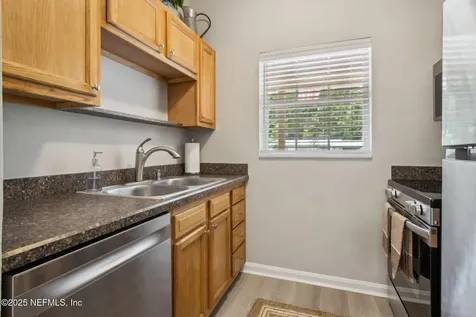8435 Brackridge Boulevard S Jacksonville FL 32216