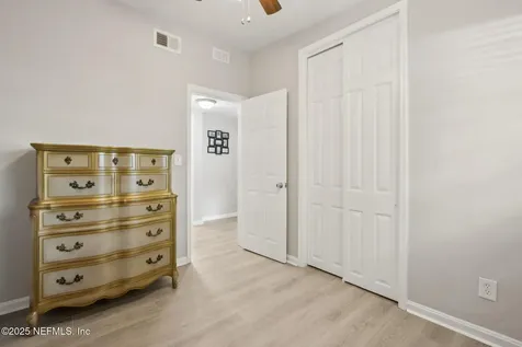 8435 Brackridge Boulevard S Jacksonville FL 32216