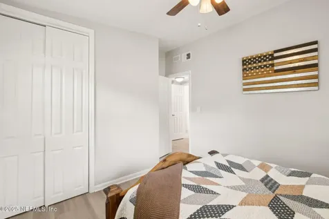 8435 Brackridge Boulevard S Jacksonville FL 32216