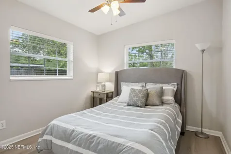 8435 Brackridge Boulevard S Jacksonville FL 32216