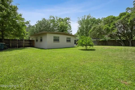 8435 Brackridge Boulevard S Jacksonville FL 32216