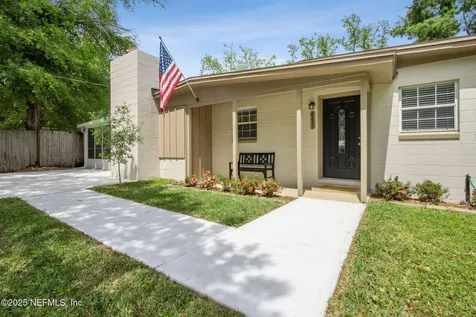 8435 Brackridge Boulevard S Jacksonville FL 32216